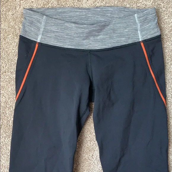 Lululemon gray/black crops sz 6 - Picture 2 of 7